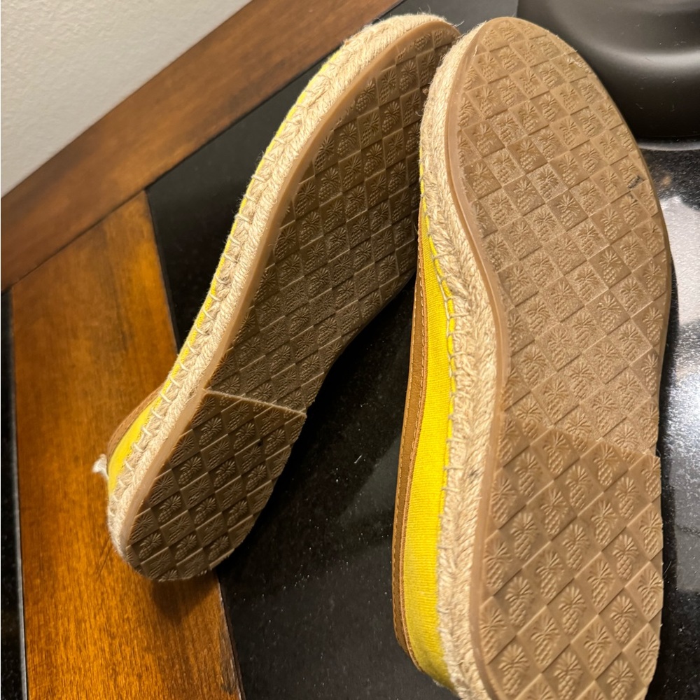 Tommy Bahama Violine open toe leather trim yellow flat espadrilles size 6.5 - Picture 2 of 6